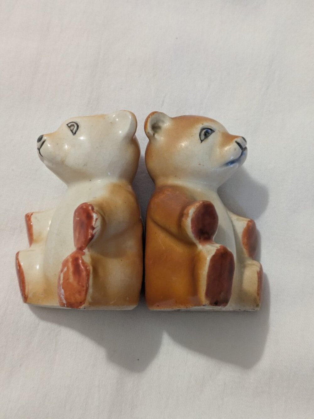 Brown bear salt and pepper shakers
